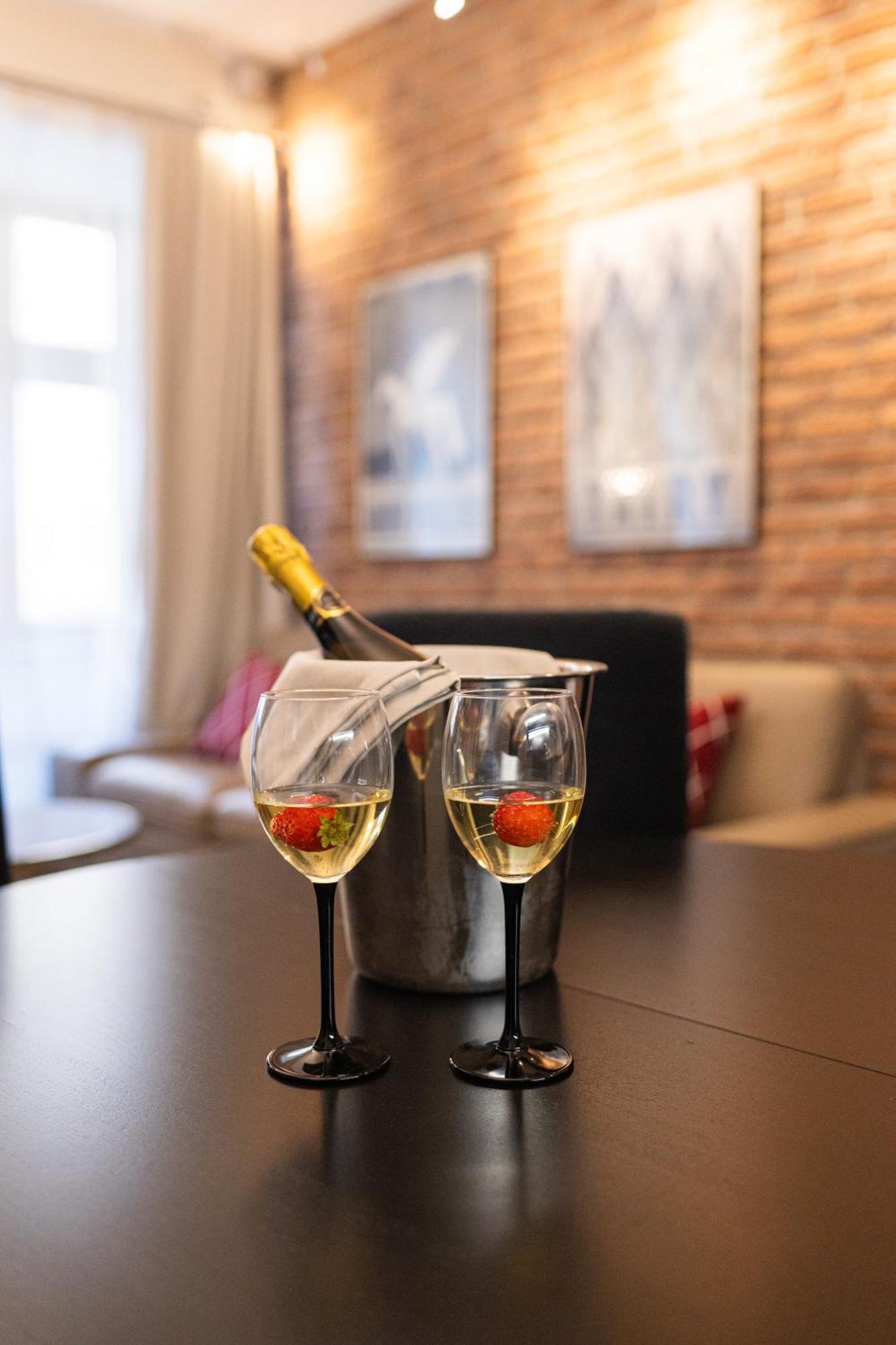 Lux Apartmenty - Old City Krasków Eksteriør bilde